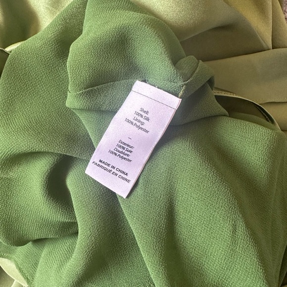 ❌SOLD❌Cinq a sept jacey green silk button down faux wrap dress FINAL PRICE - Picture 13 of 13
